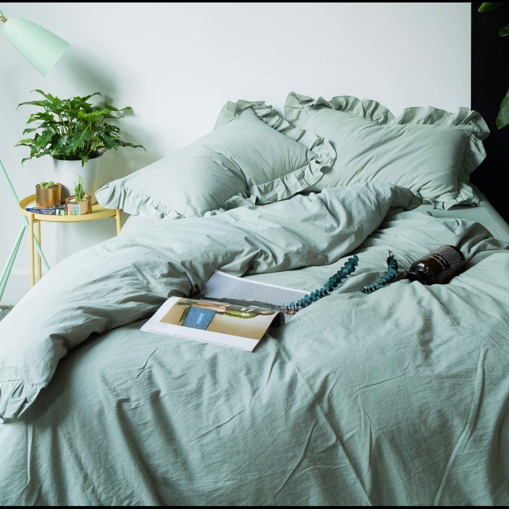 [SOLD] SUSYBAO Set of Vintage Ruffle Duvet Cover + 2 Pillow Shams in Sage Green